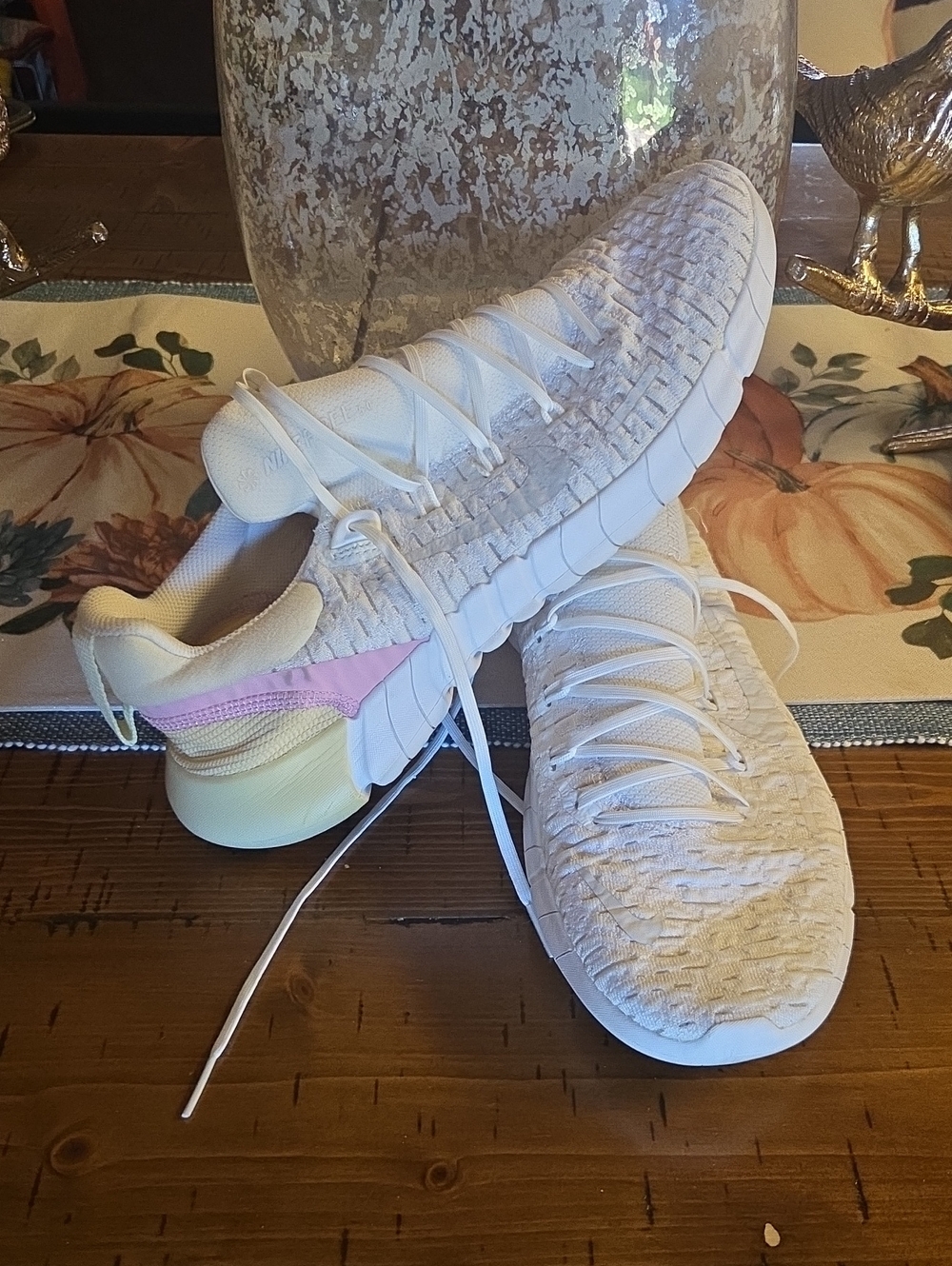 Nike Free 5.0Women’s White Knit Sneakers with Pink & White Details
